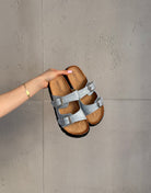 Schlappen mit Strass und Doppelriemen - Switch - Fashion