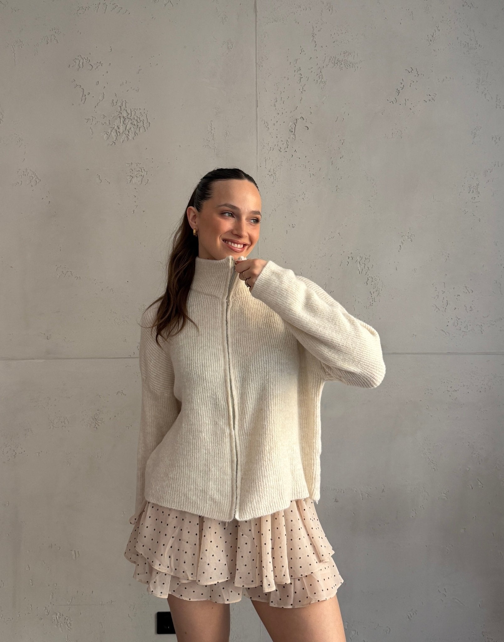 Strickjacke "Uni" mit Reißverschluss und Stehkragen - Switch - Fashion