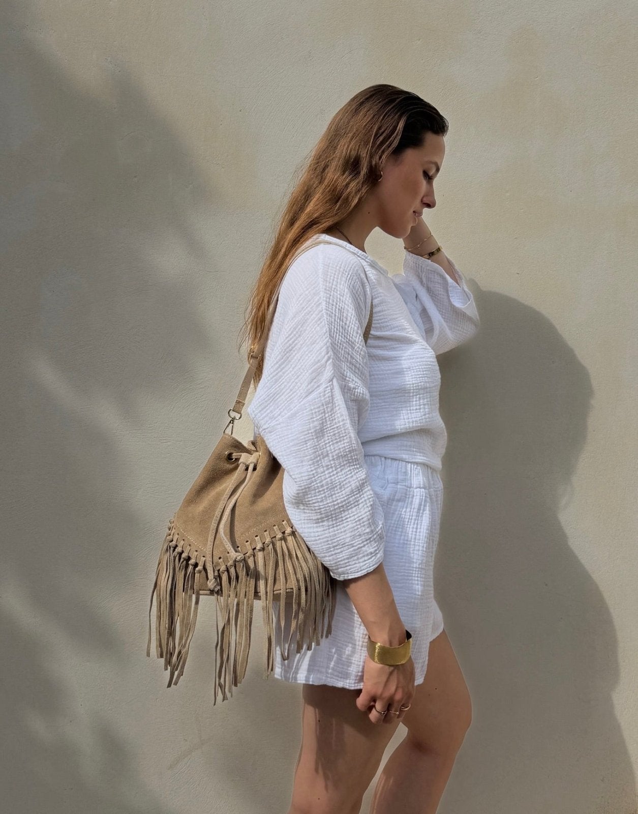 Suede Bucket Bag mit Fransen – 100% Leder, Dunkelbeige - Switch-Fashion