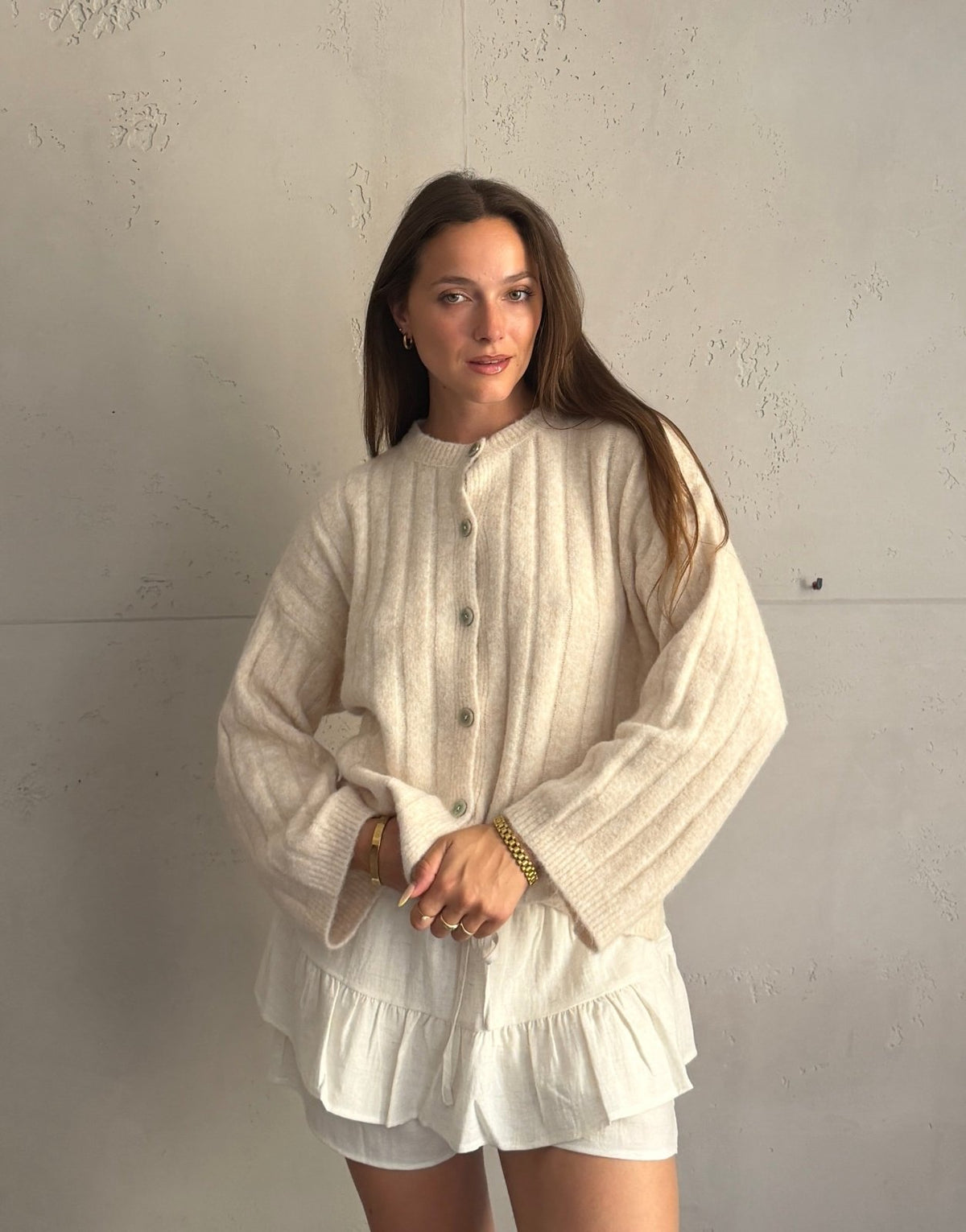 Uni Strickjacke mit Struktur – Kürzerer Arm, Knopfleiste - Switch-Fashion