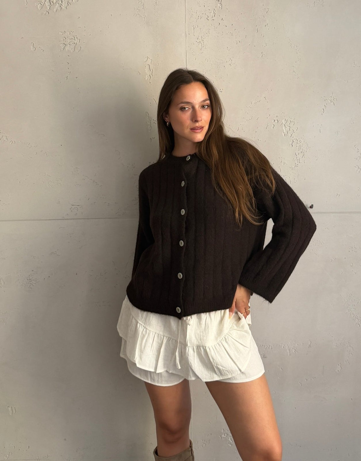 Uni Strickjacke mit Struktur – Kürzerer Arm, Knopfleiste - Switch-Fashion
