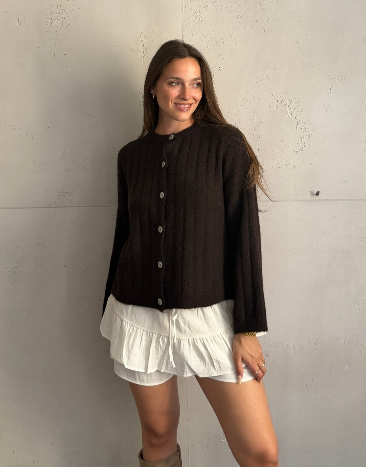 Uni Strickjacke mit Struktur – Kürzerer Arm, Knopfleiste - Switch-Fashion