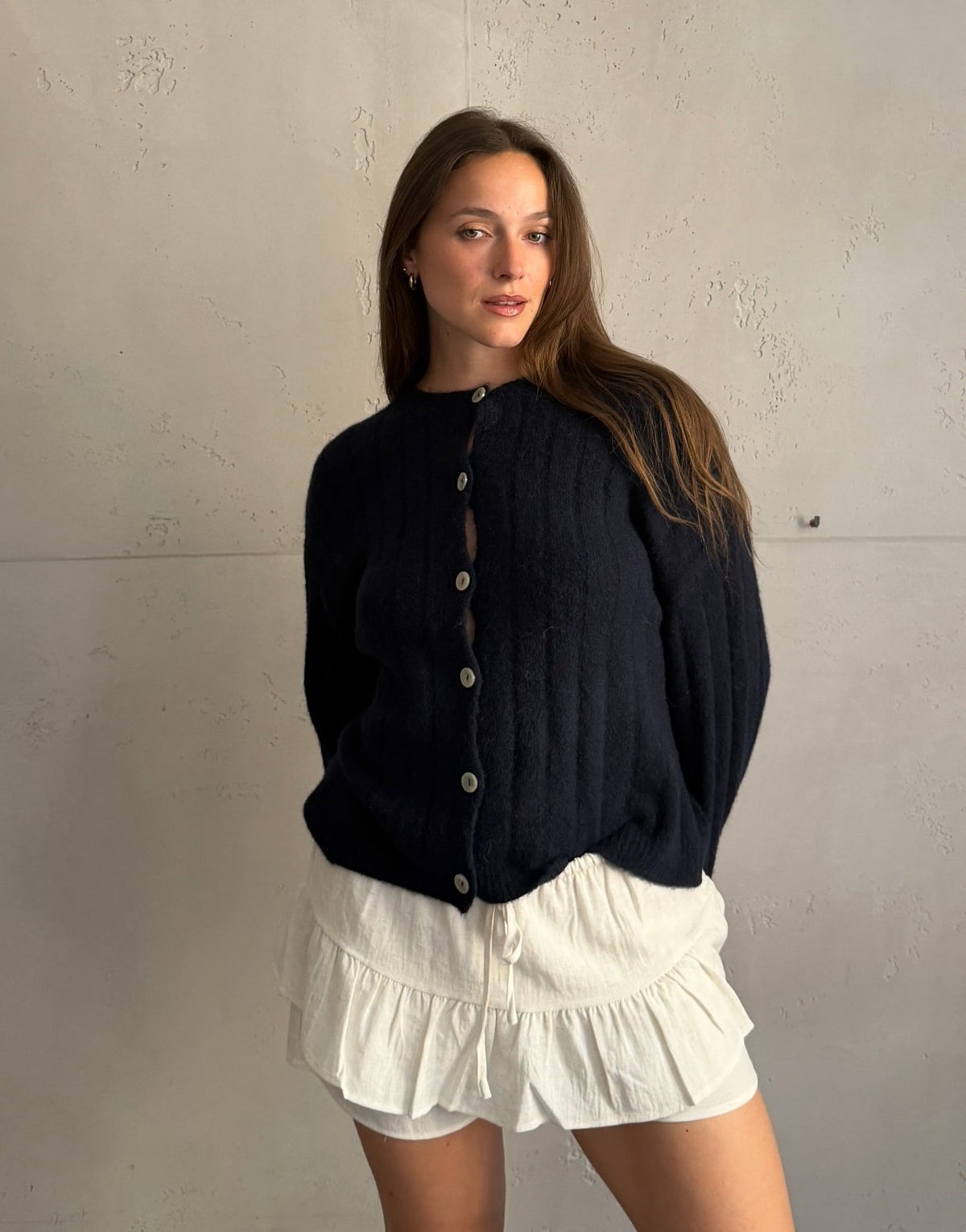 Uni Strickjacke mit Struktur – Kürzerer Arm, Knopfleiste - Switch-Fashion
