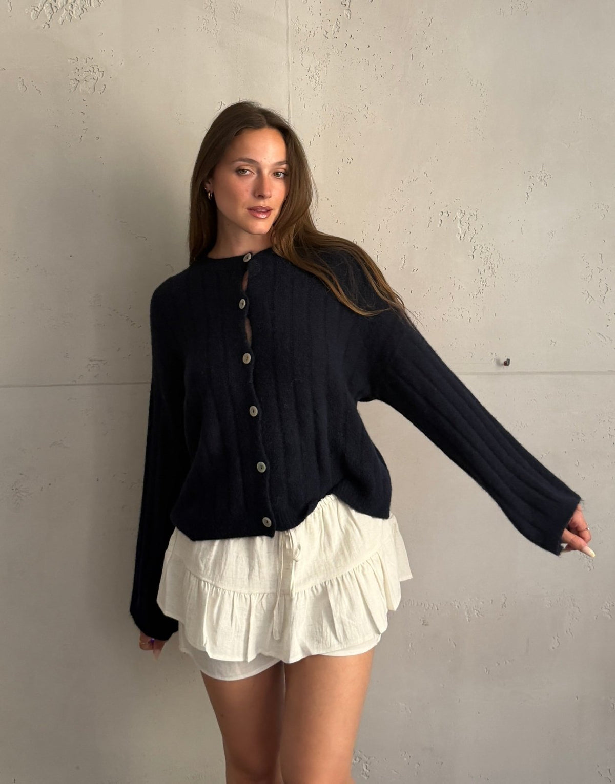 Uni Strickjacke mit Struktur – Kürzerer Arm, Knopfleiste - Switch-Fashion