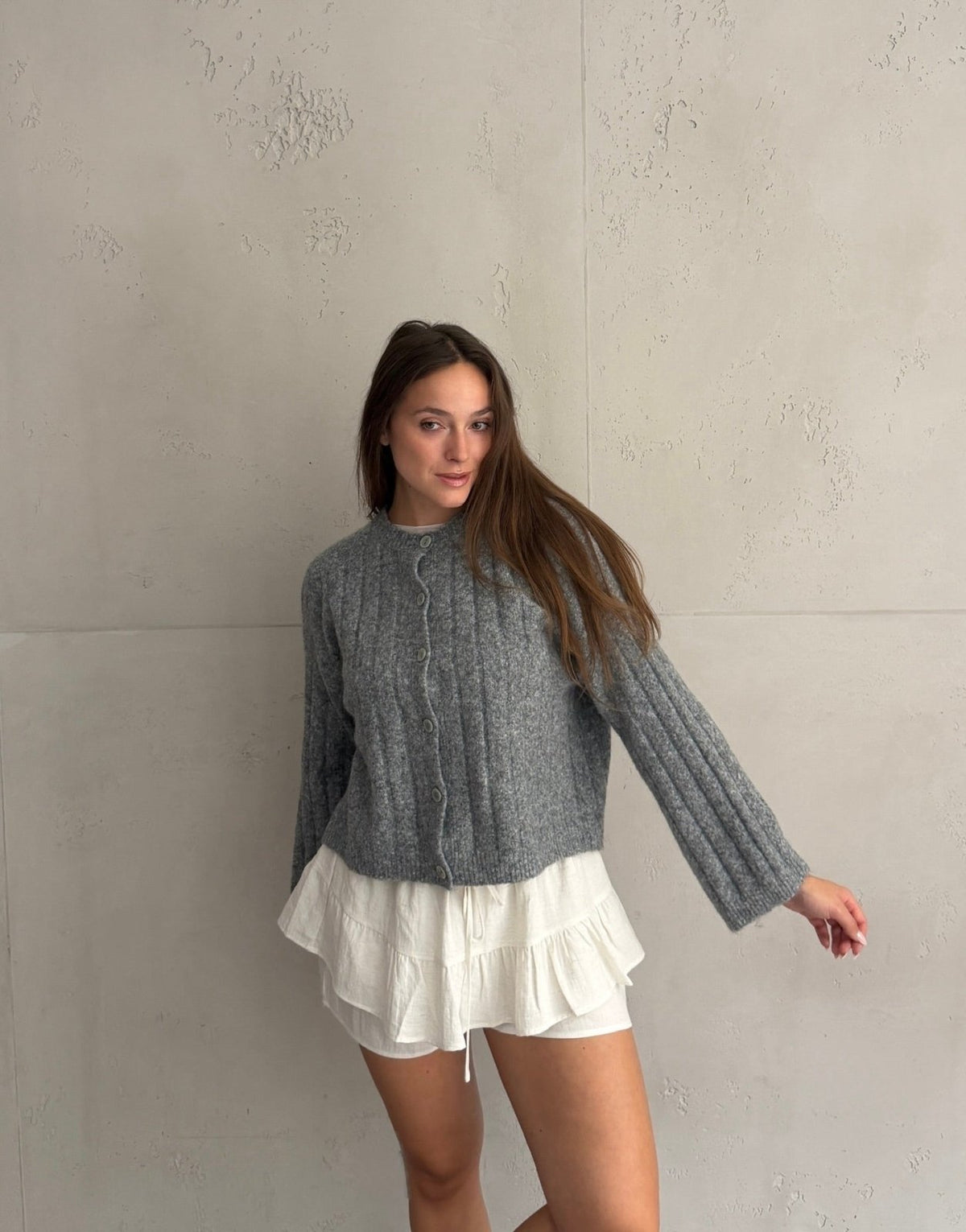 Uni Strickjacke mit Struktur – Kürzerer Arm, Knopfleiste - Switch-Fashion
