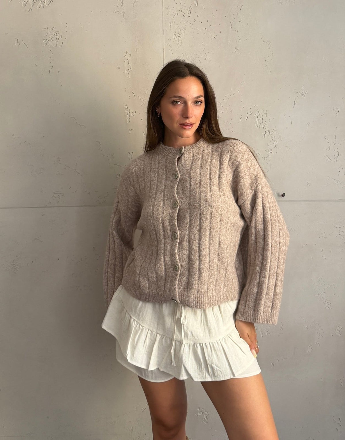 Uni Strickjacke mit Struktur – Kürzerer Arm, Knopfleiste - Switch-Fashion
