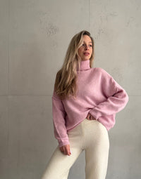 Weicher Switch Rollkragenpullover mit dezenter Außennaht