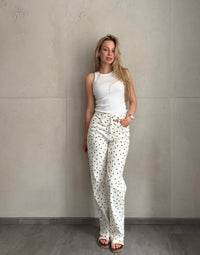 Weiße Straight Leg Jeans mit Punktemuster – Weich, clean, alltagstauglich
