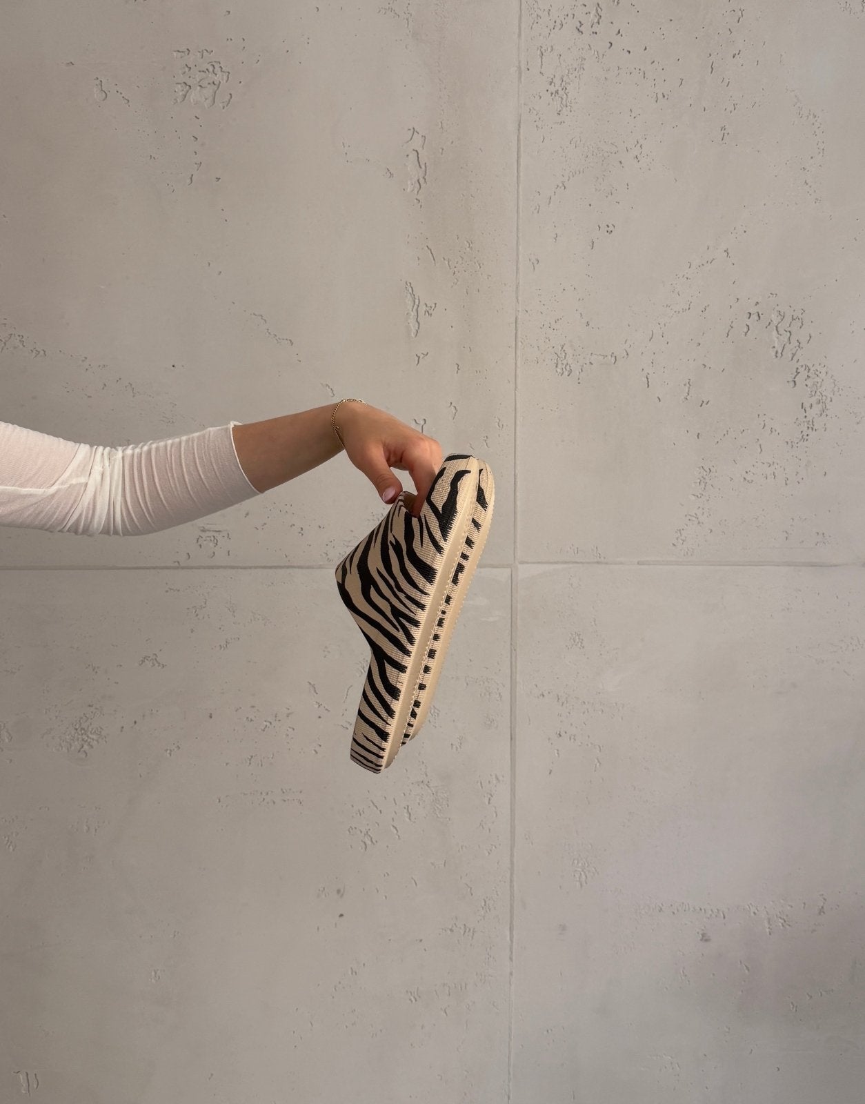 Zebra Schlappen im Animal Print - Switch - Fashion