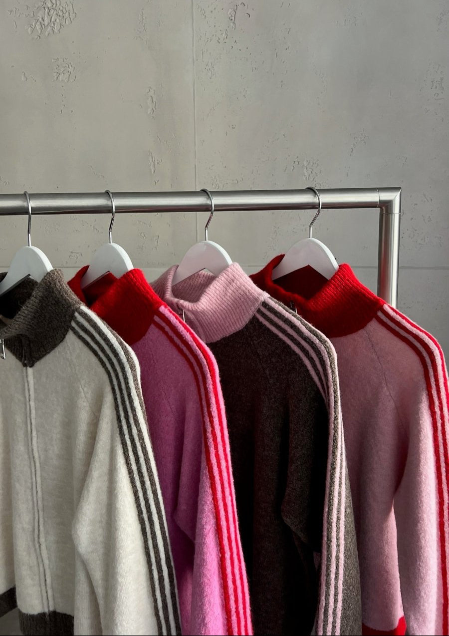 Zip Strickjacke mit Ärmelstreifen – Stehkragen, Super Weich - Switch-Fashion
