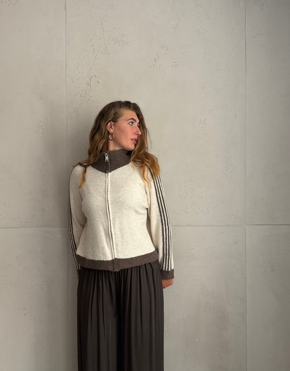 Zip Strickjacke mit Ärmelstreifen – Stehkragen, Super Weich - Switch-Fashion
