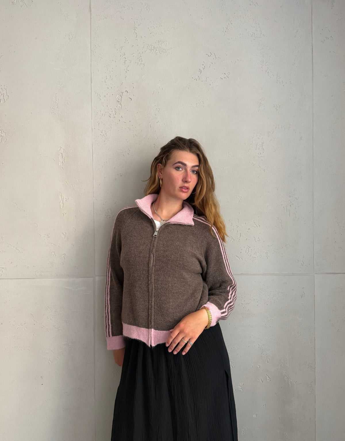 Zip Strickjacke mit Ärmelstreifen – Stehkragen, Super Weich - Switch-Fashion