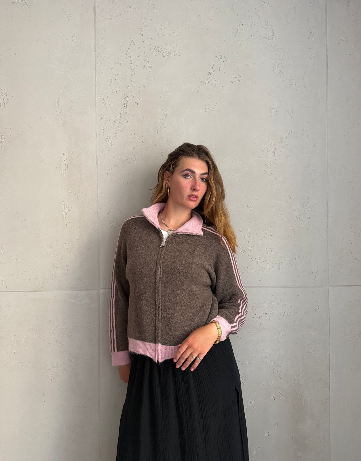 Zip Strickjacke mit Ärmelstreifen – Stehkragen, Super Weich - Switch-Fashion