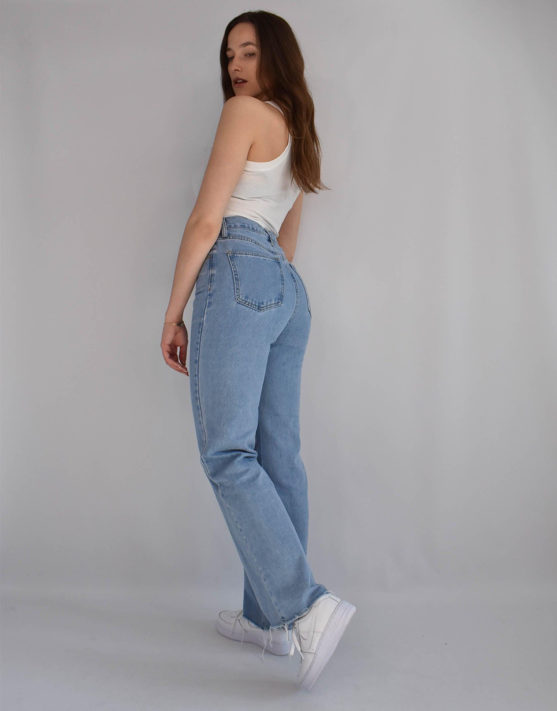 Straight Jeans in mittlerer Waschung und hohem Bund - Switch-Fashion